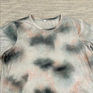 VGUC Size 18 Lulu Abstract Print Top / lightweight dry fit